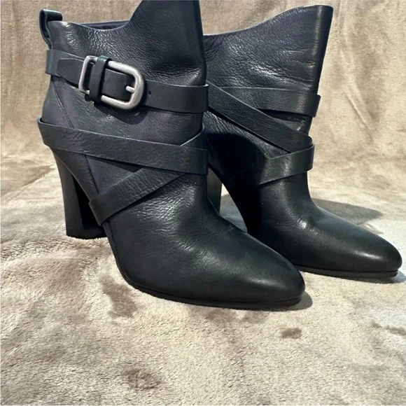 NWOB Belle by Sigerson Morrison Black “Floria" Booties - Picture 2 of 6